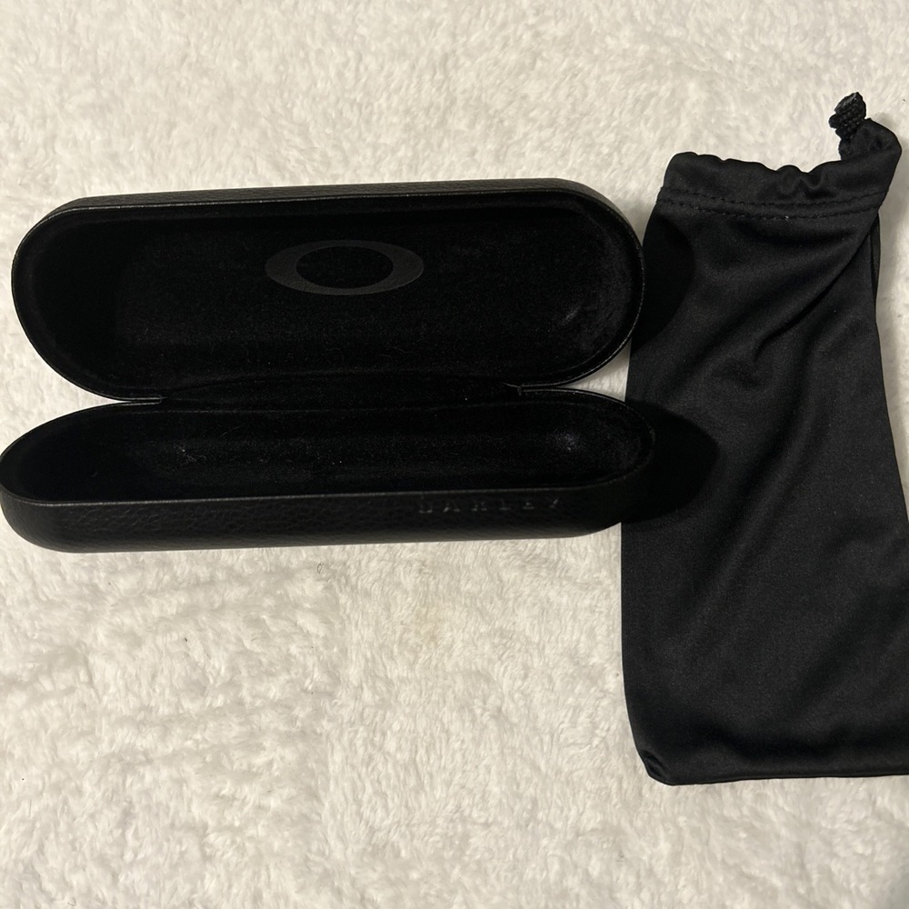 Oakley Genuine Black Hard Clamshell Sunglasses Eyeglasses Case With Bag